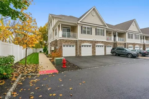 38 Elston Ct, Haskell, NJ 07420 photo 2