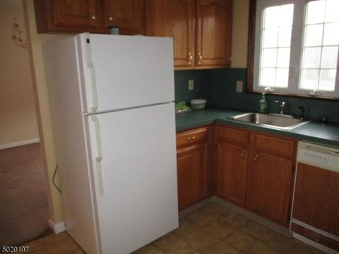 75 Briarwood Path, Clark, NJ 07066 photo 8