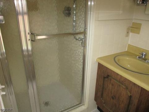75 Briarwood Path, Clark, NJ 07066 photo 14