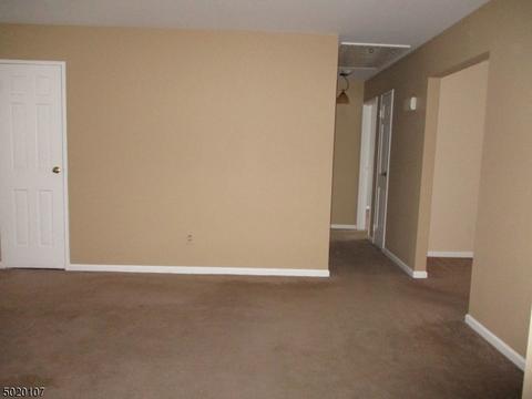 75 Briarwood Path, Clark, NJ 07066 photo 3