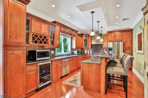 37 Newton Rd, Wayne, NJ 07470 photo 3