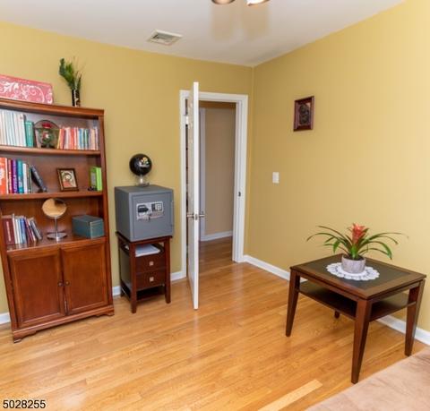2492 Macarthur Dr, Union, NJ 07083 photo 11