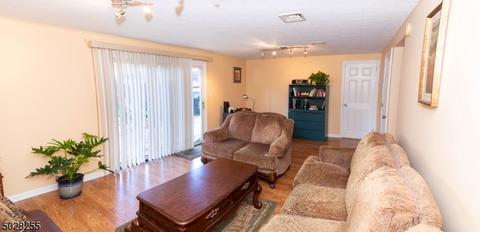 2492 Macarthur Dr, Union, NJ 07083 photo 13
