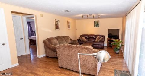 2492 Macarthur Dr, Union, NJ 07083 photo 12