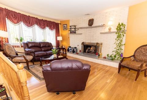 2492 Macarthur Dr, Union, NJ 07083 photo 3