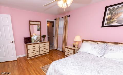 2492 Macarthur Dr, Union, NJ 07083 photo 9