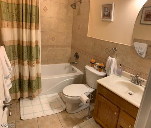 2492 Macarthur Dr, Union, NJ 07083 photo 7