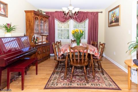 2492 Macarthur Dr, Union, NJ 07083 photo 5