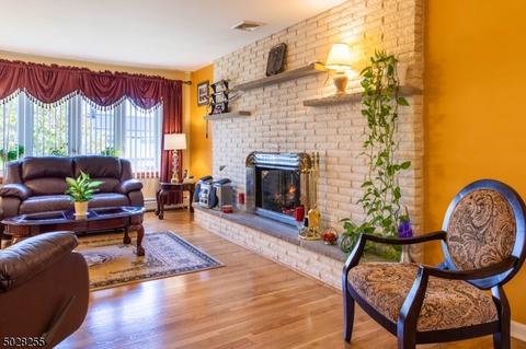 2492 Macarthur Dr, Union, NJ 07083 photo 4
