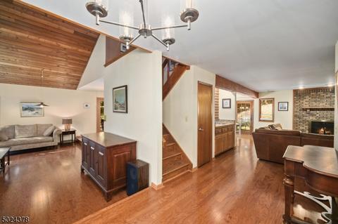 24 Cramer Dr, Chester, NJ 07930 photo 3
