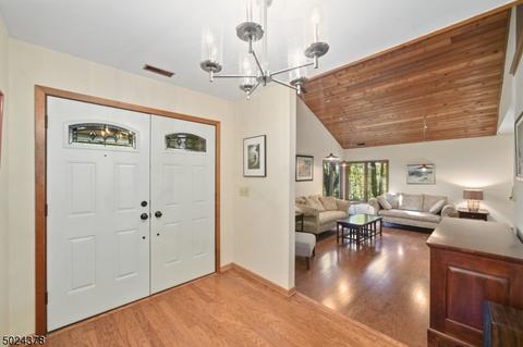 24 Cramer Dr, Chester, NJ 07930 photo 2