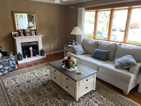 12 Judith Pl, Wayne, NJ 07470 photo 2