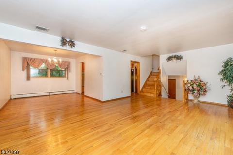 22 Corvair Pl, Wayne, NJ 07470 photo 3