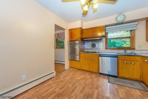 22 Corvair Pl, Wayne, NJ 07470 photo 6