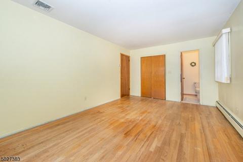 22 Corvair Pl, Wayne, NJ 07470 photo 10