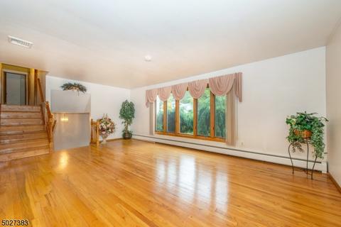 22 Corvair Pl, Wayne, NJ 07470 photo 2