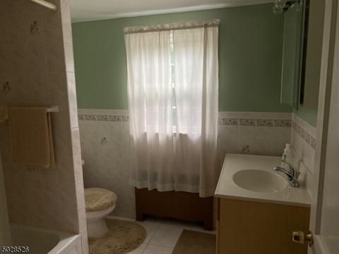 12 Chapel Pl, Wayne, NJ 07470 photo 6