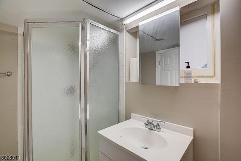 104 Coles Ave, Hackensack, NJ 07601 photo 22