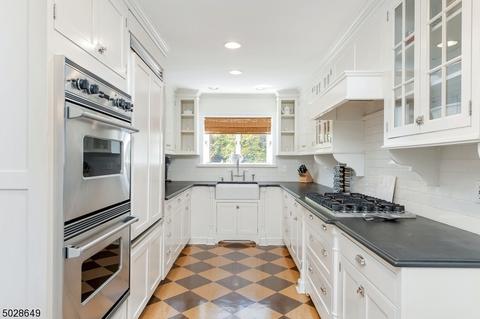 2 Crest Acre Ct, Summit, NJ 07901 photo 8