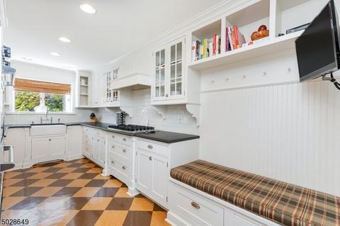 2 Crest Acre Ct, Summit, NJ 07901 photo 9