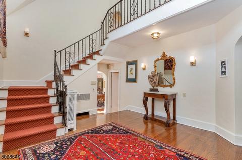2 Crest Acre Ct, Summit, NJ 07901 photo 3