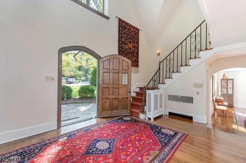 2 Crest Acre Ct, Summit, NJ 07901 photo 2