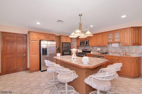 1260 Ratzer Rd, Wayne, NJ 07470 photo 7