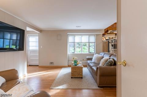 63 Harrison Rd, Wayne, NJ 07470 photo 4