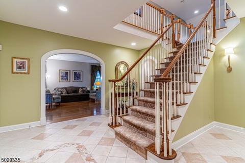 24 Barbara Dr, Randolph, NJ 07869 photo 2