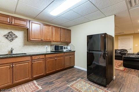 14 Holmes Ln, Wayne, NJ 07470 photo 20
