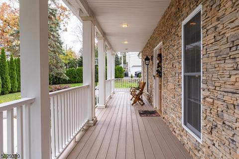 14 Holmes Ln, Wayne, NJ 07470 photo 2