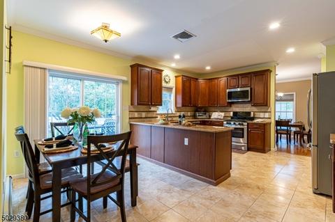 14 Holmes Ln, Wayne, NJ 07470 photo 6