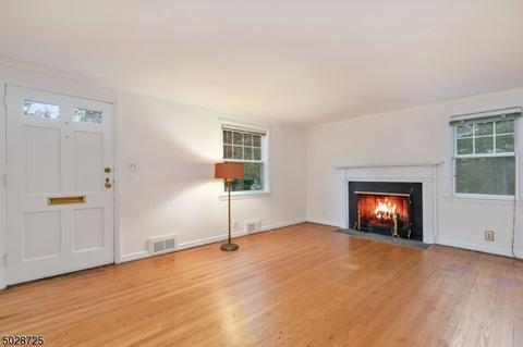 1 Shadow Ln, Berkeley Heights, NJ 07922 photo 2