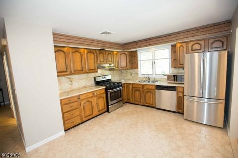 38 Minnisink Rd, Wayne, NJ 07470 photo 6