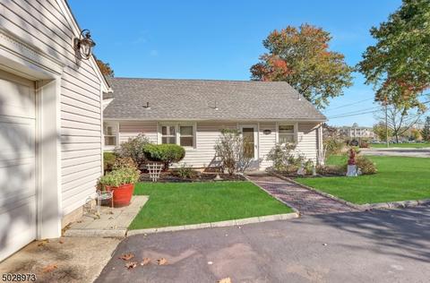 409 Forest Ave, Paramus, NJ 07652 photo 21