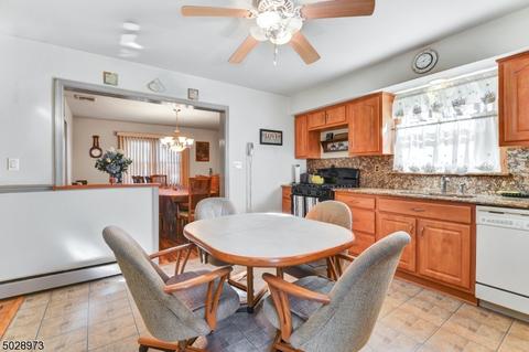 409 Forest Ave, Paramus, NJ 07652 photo 12