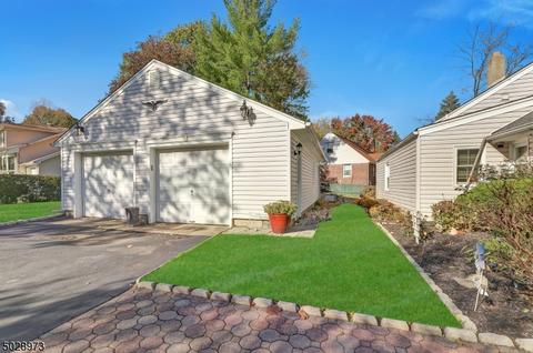 409 Forest Ave, Paramus, NJ 07652 photo 22