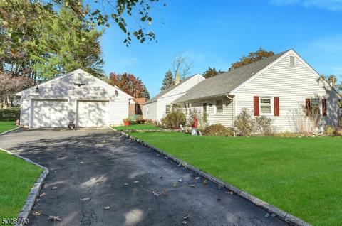 409 Forest Ave, Paramus, NJ 07652 photo 15