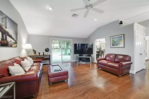63 Pine Grove Rd, Berkeley Heights, NJ 07922 photo 5
