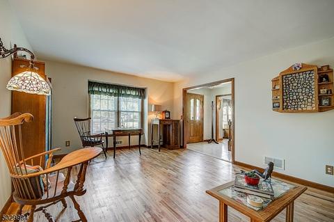 31 Nancy Pl, Berkeley Heights, NJ 07922 photo 2