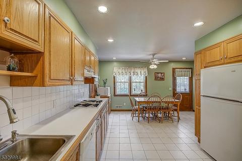 31 Nancy Pl, Berkeley Heights, NJ 07922 photo 5