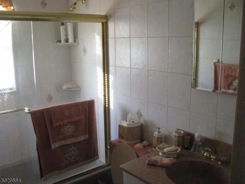 526 Delavan Ave, Newark, NJ 07107 photo 8