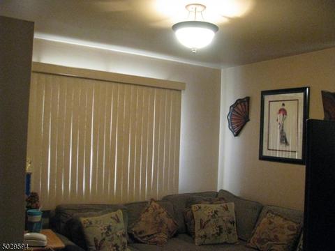 526 Delavan Ave, Newark, NJ 07107 photo 5
