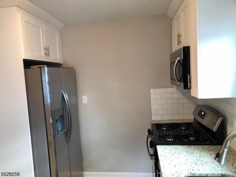 153 Barbara Dr, North Plainfield, NJ 07062 photo 2