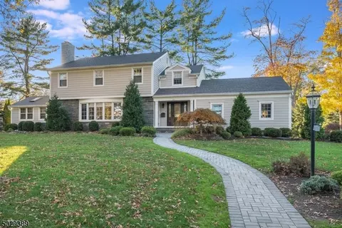 17 Thackeray Dr, Short Hills, NJ 07078 photo 1