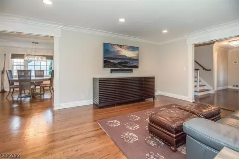 17 Thackeray Dr, Short Hills, NJ 07078 photo 4