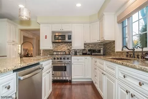 17 Thackeray Dr, Short Hills, NJ 07078 photo 9
