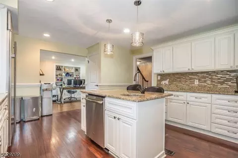 17 Thackeray Dr, Short Hills, NJ 07078 photo 7
