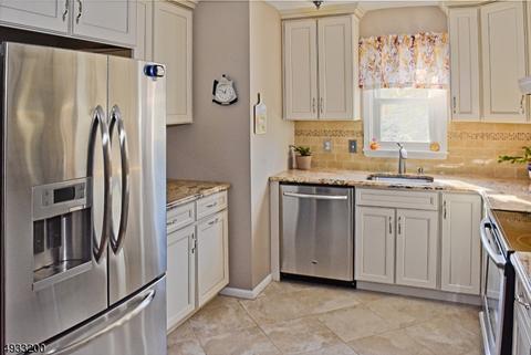 68 Commonwealth Dr, Basking Ridge, NJ 07920 photo 4