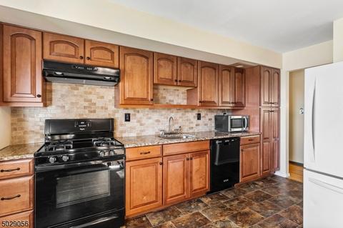 22 Hillside Dr, Clinton, NJ 08809 photo 7